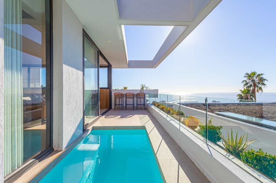 To Let 4 Bedroom Property for Rent in Fresnaye Western Cape